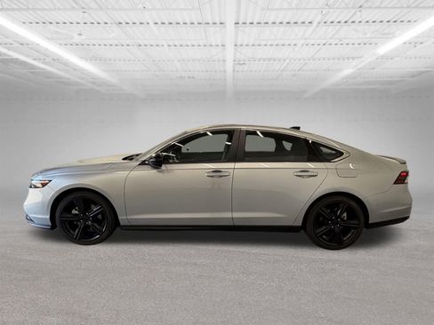 Used 2024 Honda Accord Sport image 2