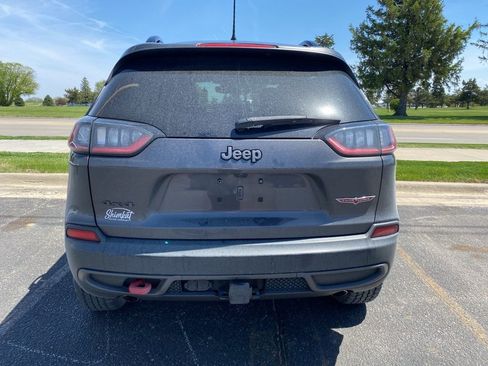 Used 2022 Jeep Cherokee Trailhawk w/ Comfort/Convenience Group AWD/4WD image 3