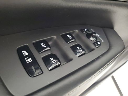 Used 2018 Volvo V90 T6 Cross Country w/ Convenience Package image 20