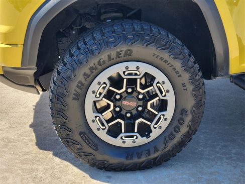 Used 2023 GMC Canyon AT4X w/ Edition 1 image 11