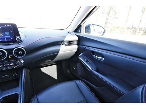 Used 2024 Nissan Sentra SR w/ SR Premium Package image 8