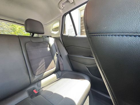 Used 2025 Chevrolet Trax LT image 38