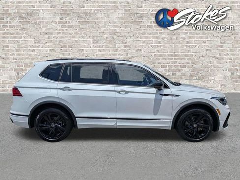 Certified 2023 Volkswagen Tiguan SE R-Line FWD image 3