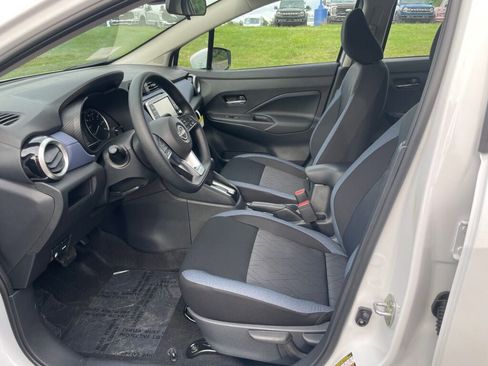 New 2025 Nissan Versa SV w/ Trunk Package image 9