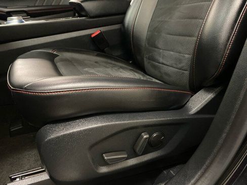 Certified 2020 Ford Edge ST-Line image 16