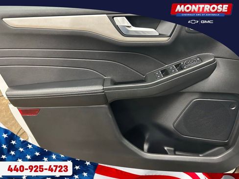 Used 2022 Ford Escape SEL w/ Technology Package image 9