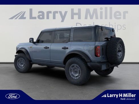 New 2025 Ford Bronco Badlands image 4