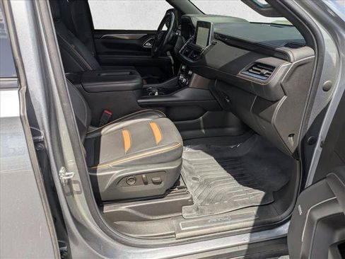 Used 2022 GMC Yukon XL AT4 w/ Technology Package AWD/4WD image 18