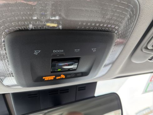 New 2026 Toyota Prius Plug-In Hybrid FWD image 22