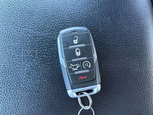 Used 2019 RAM 1500 Laramie AWD/4WD image 31