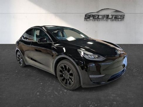 Used 2021 Tesla Model Y Long Range AWD/4WD image 1