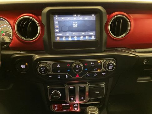 Certified 2021 Jeep Wrangler Rubicon w/ LED Lighting Group AWD/4WD image 19