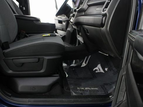 Used 2024 RAM 2500 Big Horn w/ Bed Utility Group image 19