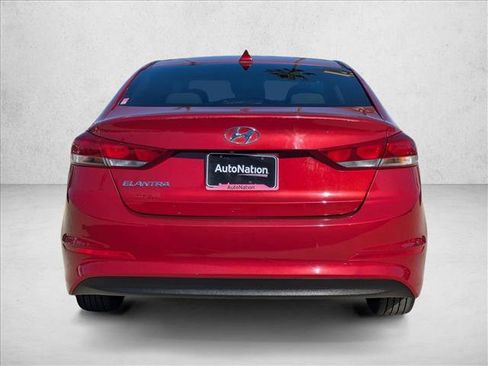 Used 2017 Hyundai Elantra SE image 7