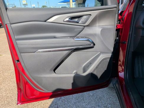 New 2026 Chevrolet Traverse LT image 10