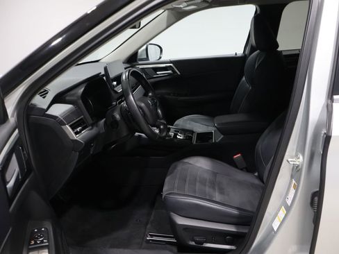 Used 2024 Mitsubishi Outlander SE image 10