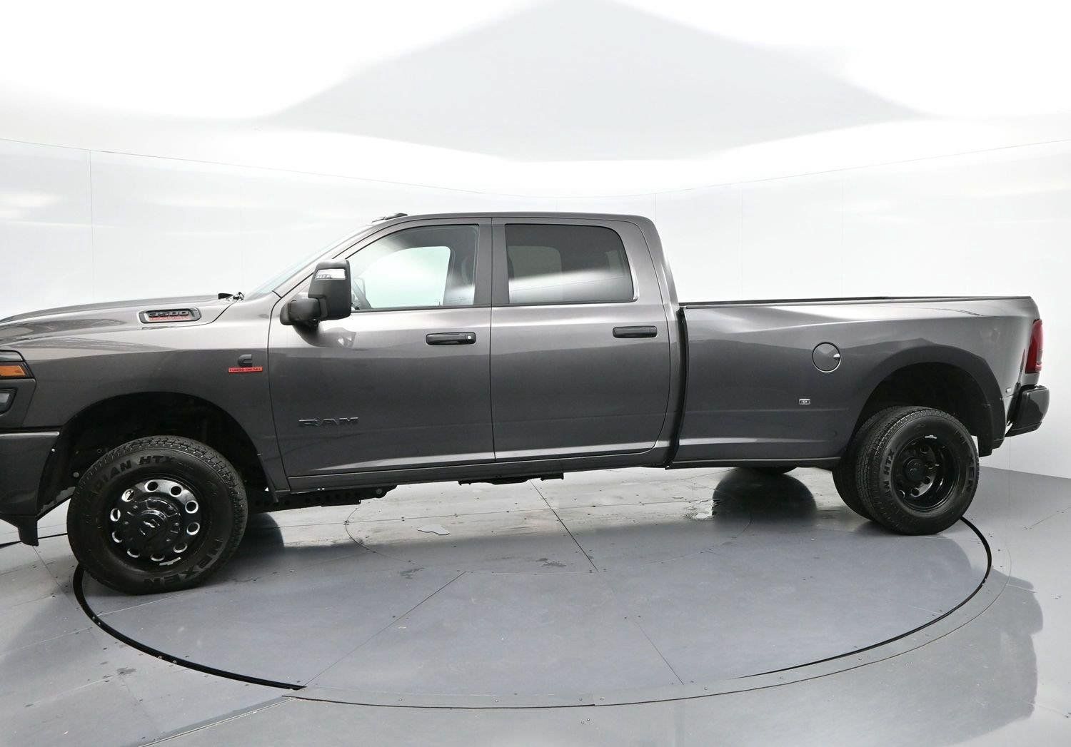 Used 2026 RAM 3500 Big Horn AWD/4WD image 4