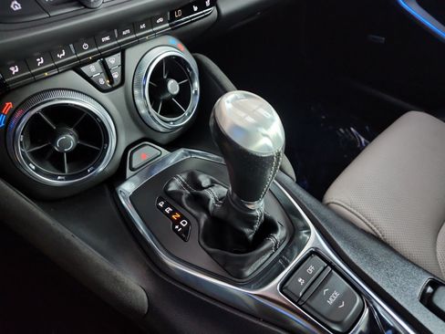 Used 2022 Chevrolet Camaro SS RWD image 21