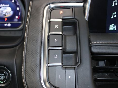 Used 2023 Chevrolet Suburban Premier image 50