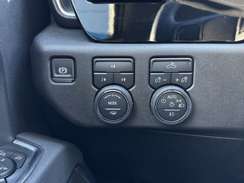 Used 2025 Chevrolet Silverado 3500 LT w/ Convenience Package image 28