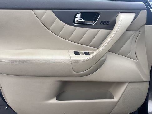 Used 2014 INFINITI QX70 AWD w/ Premium Package image 6