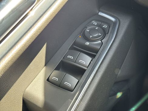 Used 2024 GMC Sierra 1500 Elevation image 15