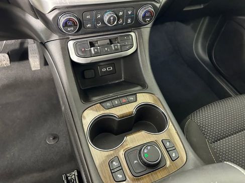 Used 2023 GMC Acadia SLE w/ Driver Convenience Package image 21