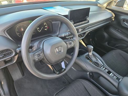 Used 2025 Honda HR-V LX image 12