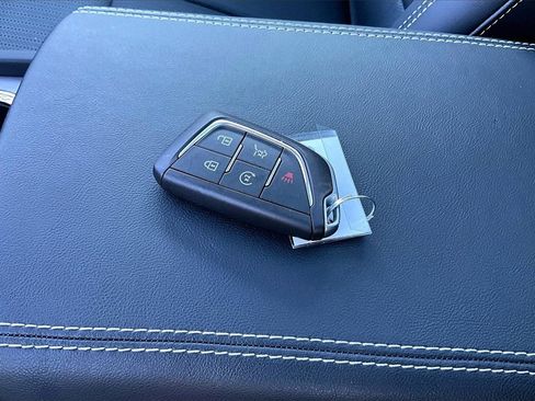 Used 2026 Cadillac Vistiq Sport image 35