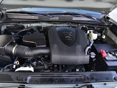 Used 2022 Toyota Tacoma TRD Sport image 31