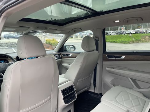 New 2026 Volkswagen Atlas SE FWD image 13