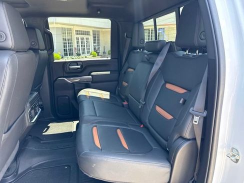Used 2023 GMC Sierra 2500 AT4 w/ AT4 Premium Plus Package AWD/4WD image 19
