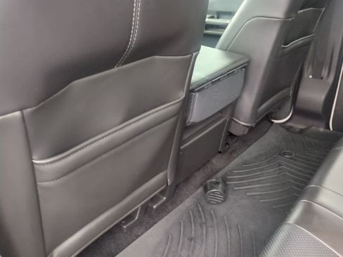 Used 2011 Ford F350 Lariat w/ Lariat Interior Pkg image 18