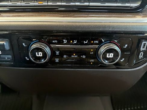 Used 2023 Chevrolet Silverado 1500 LT w/ Z71 Off-Road Package AWD/4WD image 22