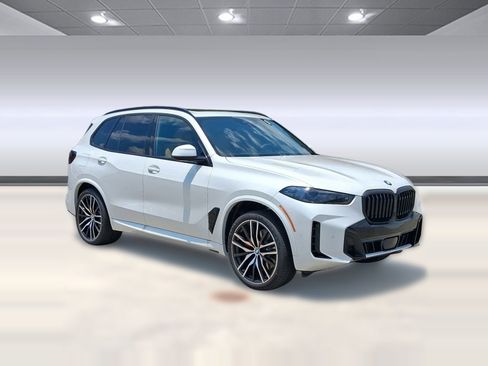 Used 2026 BMW X5 xDrive40i w/ M Sport Package image 6