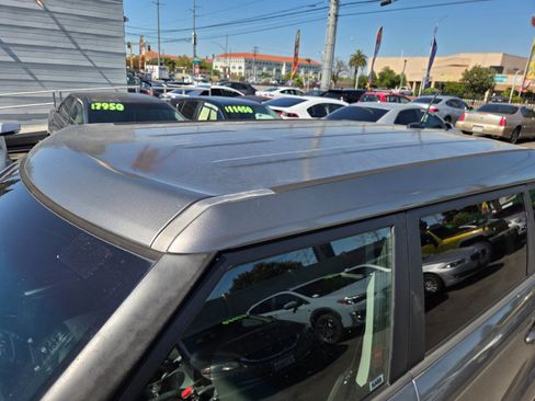 Used 2012 Kia Soul + w/ Audio Pkg FWD image 7