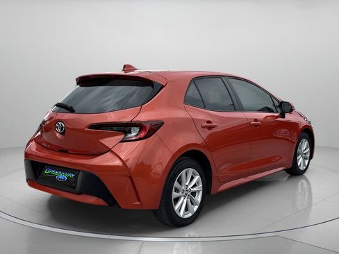 Used 2023 Toyota Corolla SE w/ SE Premium Package FWD image 3