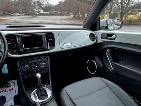 Used 2016 Volkswagen Beetle 1.8T SE image 21