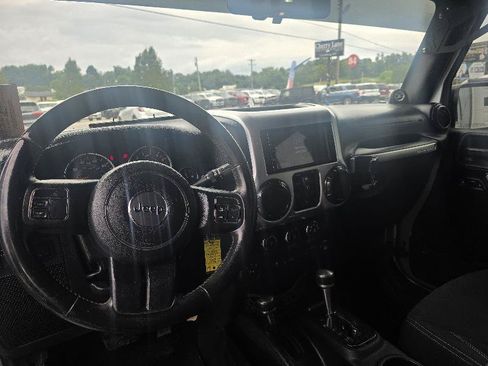 Used 2013 Jeep Wrangler Unlimited Rubicon AWD/4WD image 2