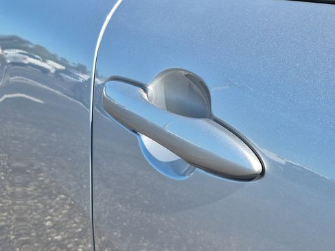 Certified 2025 Toyota Corolla Cross L image 11