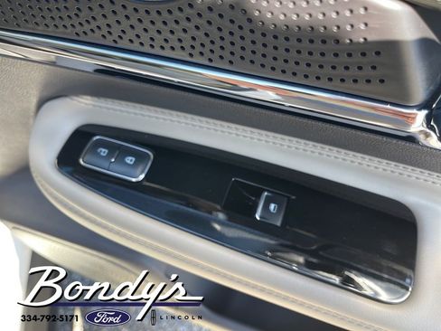 Used 2024 Lincoln Corsair FWD image 19