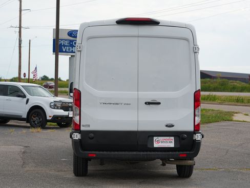 Used 2023 Ford Transit 250 Medium Roof RWD image 4