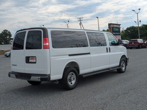 Used 2025 Chevrolet Express 3500 LT w/ LT Preferred Equipment Group RWD image 9