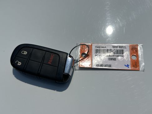 Used 2024 Jeep Compass Latitude AWD/4WD image 36
