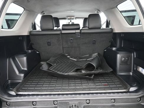 Used 2017 Toyota 4Runner SR5 AWD/4WD image 20