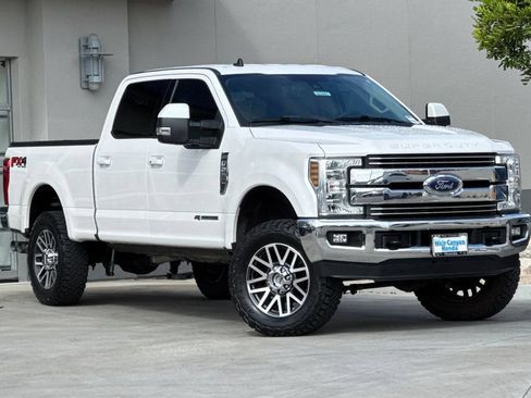 Used 2019 Ford F250 Lariat w/ Lariat Ultimate Package AWD/4WD image 2