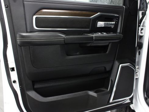 Used 2022 RAM 2500 Laramie image 9
