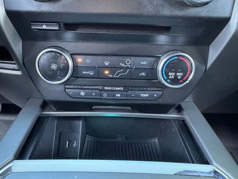 Used 2018 Ford Expedition Max XLT image 22