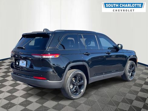 Used 2023 Jeep Grand Cherokee Altitude image 6