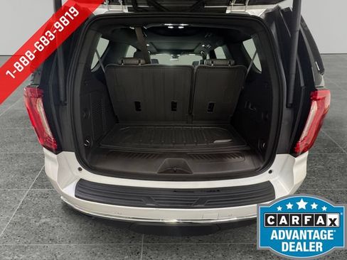 Certified 2023 GMC Yukon SLT w/ SLT Premium Package AWD/4WD image 14